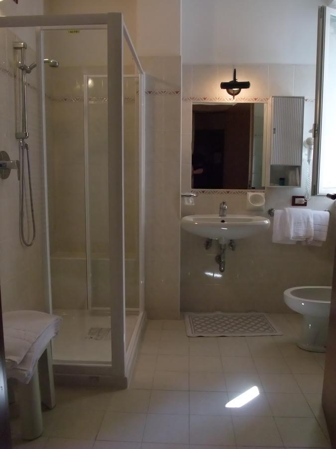 Hotel Miralago San Zeno di Montagna Bagian luar foto