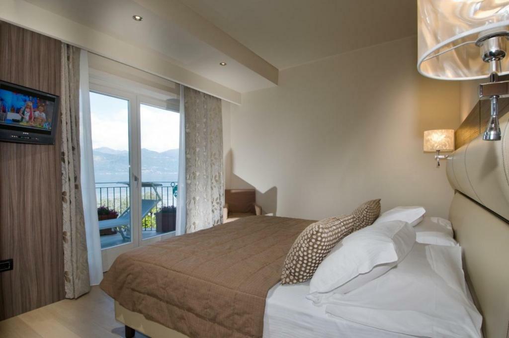 Hotel Miralago San Zeno di Montagna Bagian luar foto
